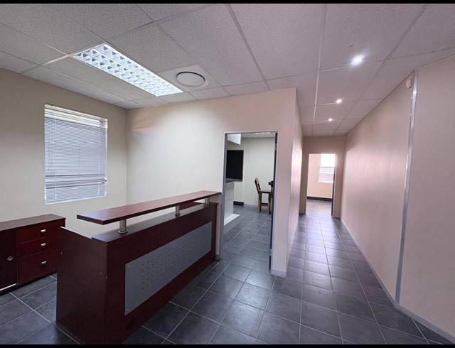 840M² OFFICE FOR SALE IN NOORDWYK